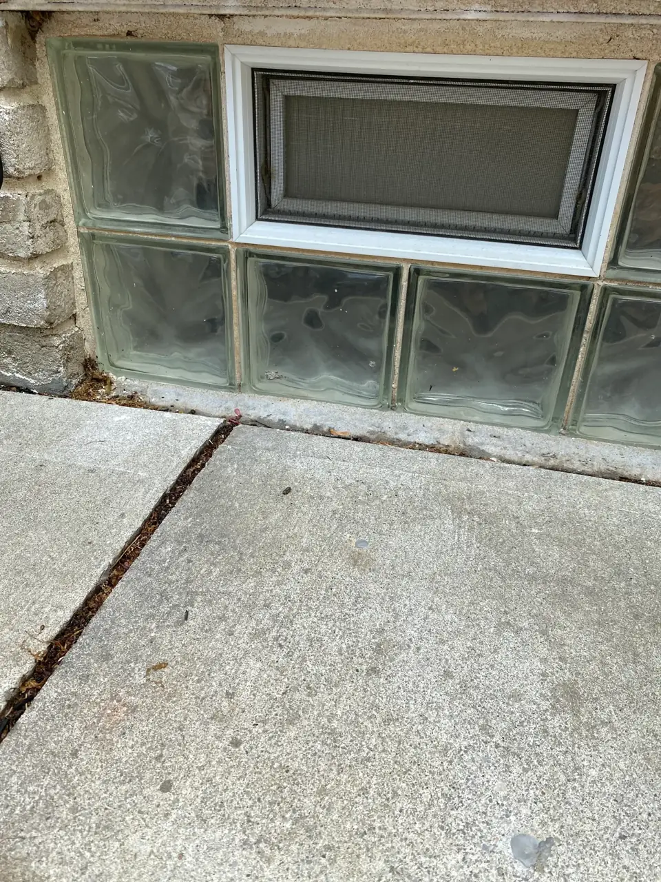 Patio slab lifted level after foam injection